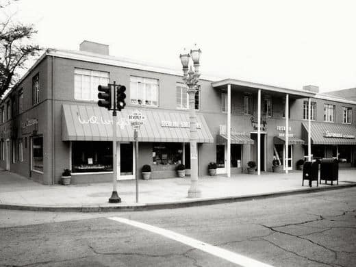 Historic Wil Wright’s Beverly Hills storefront on a street corner.